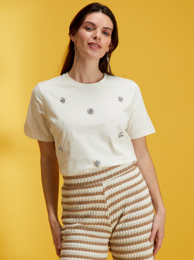T-shirt avec bijoux fantaisies blanc - Kiabi