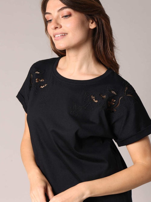 T-shirt avec broderie ajourée 'Deeluxe' - Kiabi