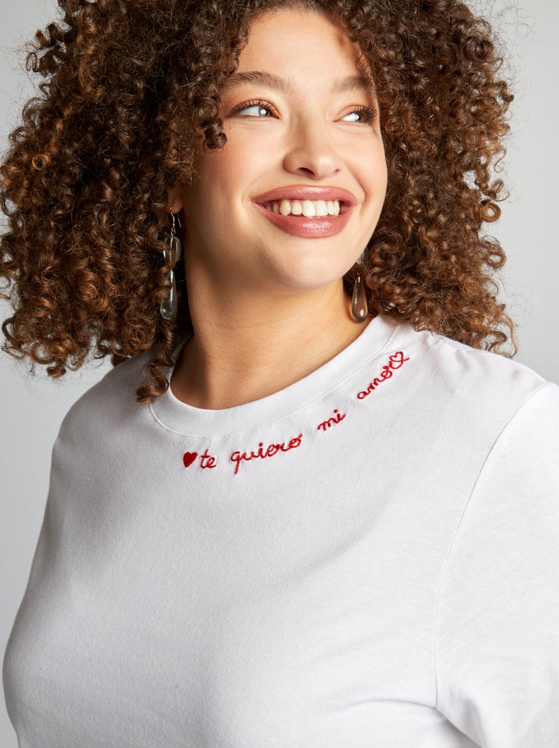 T-shirt avec broderie sur col BLANC - Kiabi