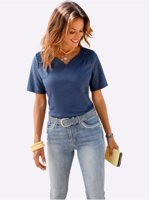 T-shirt avec encolure en cœur et empiècements en dentelle - Taille standard - Witt - Kiabi T-shirt avec encolure en cœur et empiècements en dentelle - Taille standard - Witt - Kiabi