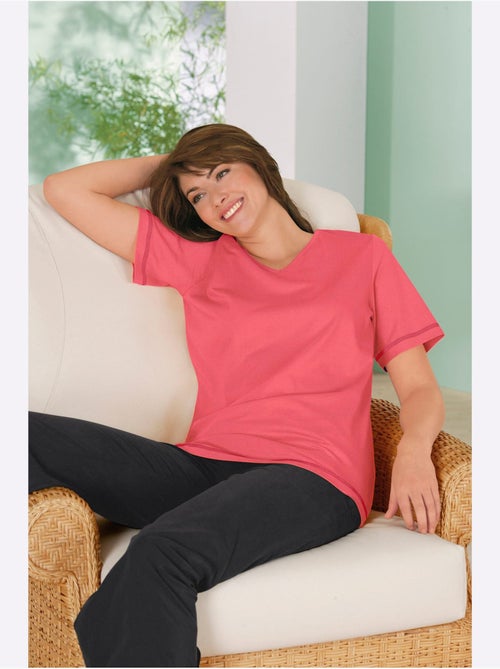 T-shirt avec encolure en v et manches courtes à coutures décoratives - Taille standard - Moda Vilona - Kiabi T-shirt avec encolure en v et manches courtes à coutures décoratives - Taille standard - Moda Vilona - Kiabi