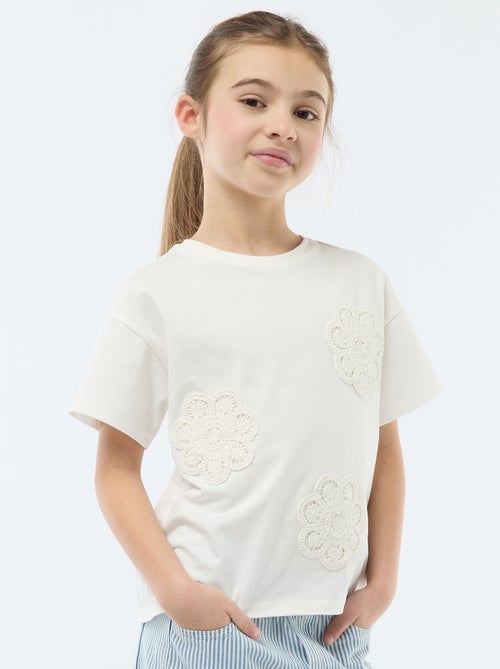 T-shirt avec fleurs en macramé - Kiabi