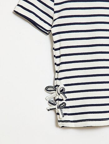 T-shirt avec nœuds fantaisie