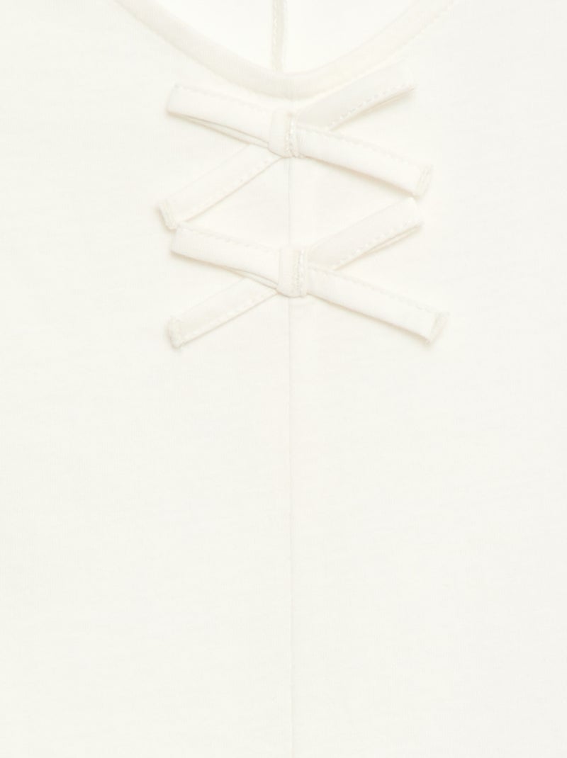 T-shirt avec nœuds fantaisies Beige - Kiabi