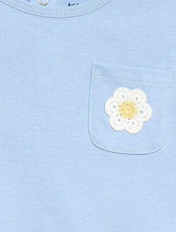 T-shirt avec poche fantaisie et broderie