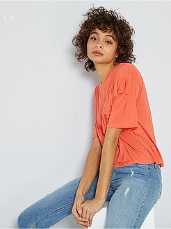 T-shirt avec volants poitrine - Kiabi