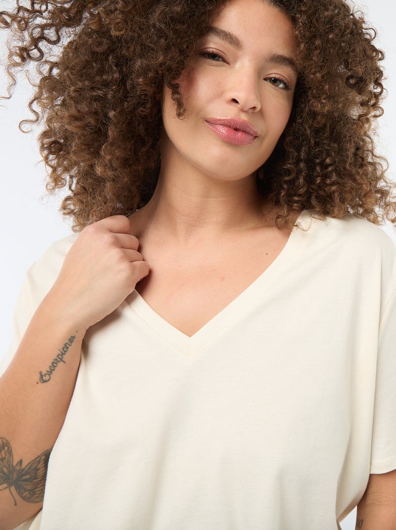 T-shirt basique à manches courtes et col V Blanc - Kiabi