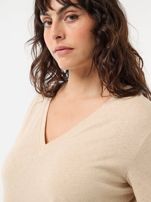 T-shirt basique col V et manches courtes - Kiabi