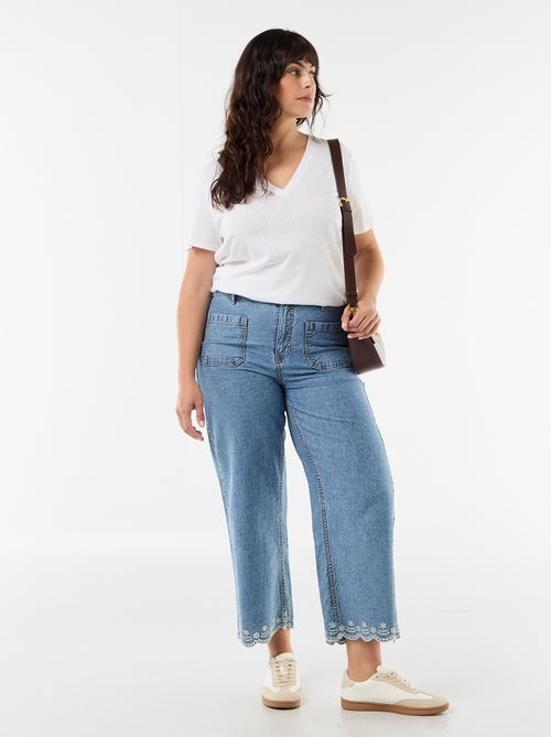 T-shirt basique col V et manches courtes - Kiabi