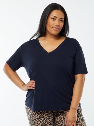 T-shirt basique uni col V