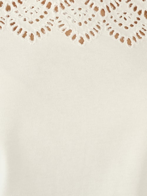 T-shirt broderies ajourées - damart - Kiabi T-shirt broderies ajourées - damart - Kiabi
