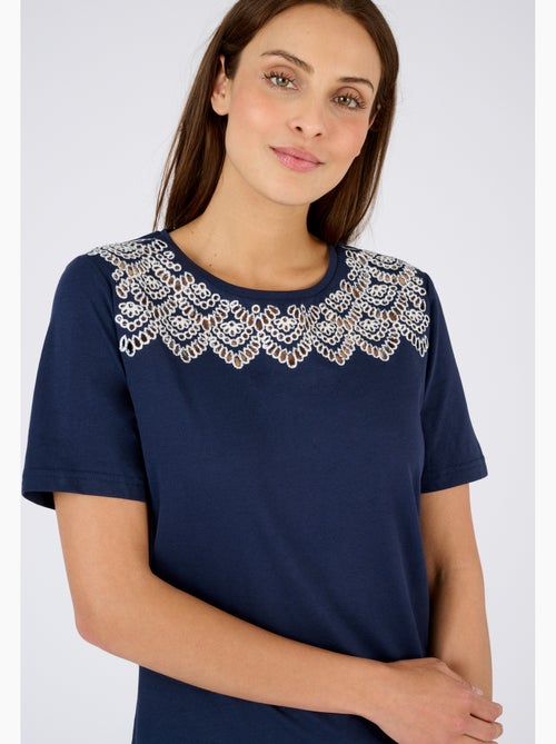 T-shirt broderies ajourées - Damart - Kiabi