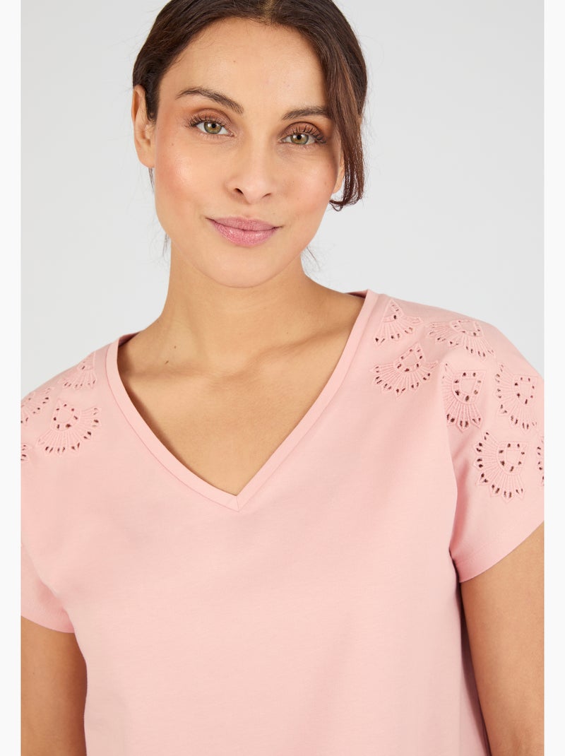 T-shirt broderies ajourées en pur coton - Damart Rose - Kiabi