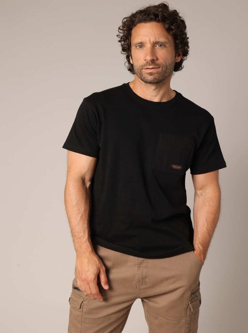 T-shirt casual avec poche contrastée sur la poitrine 'Deeluxe' - Kiabi