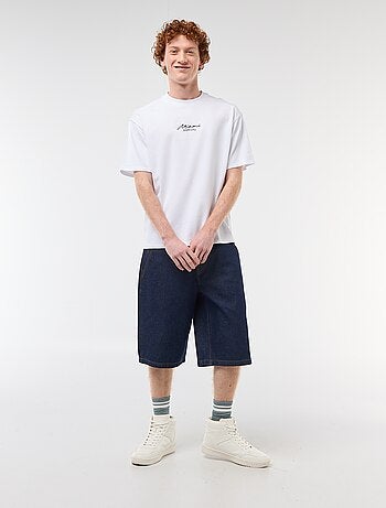 T-shirt col rond avec broderie contrastante