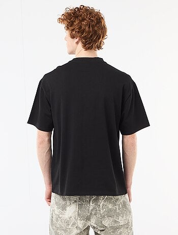 T-shirt col rond avec broderie contrastante