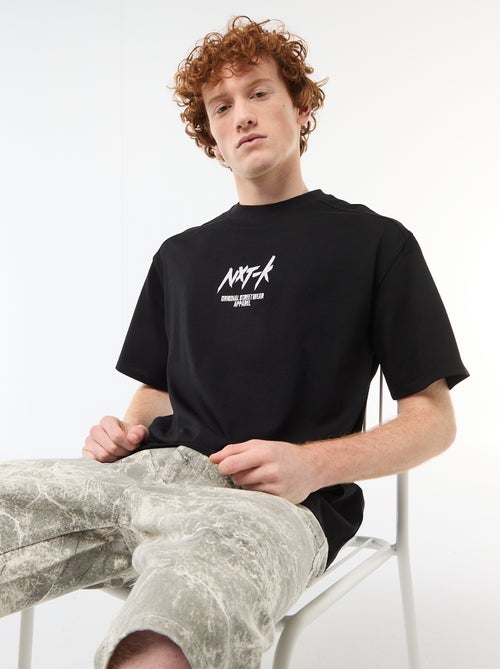 T-shirt col rond avec broderie contrastante - Kiabi