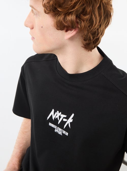 T-shirt col rond avec broderie contrastante - Kiabi