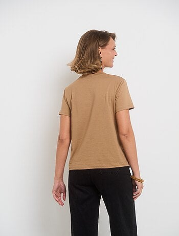 T-shirt col rond coeur brodé poitrine