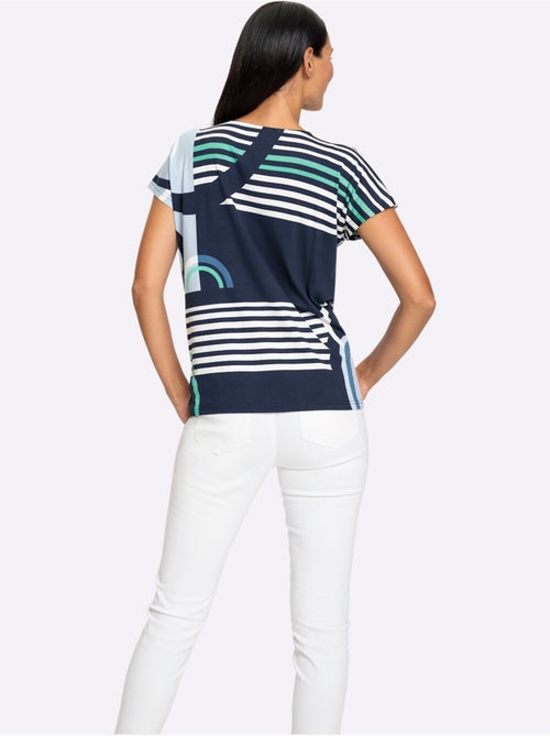 T shirt col rond et manches courtes imprimé graphique viscose douce - Taille standard - Helline - Kiabi T shirt col rond et manches courtes imprimé graphique viscose douce - Taille standard - Helline - Kiabi