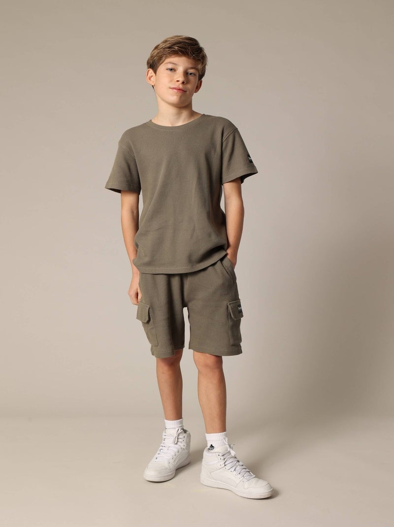 T-shirt col rond gaufré à manches courtes avec impression sur la manche 'Deeluxe' Kaki - Kiabi