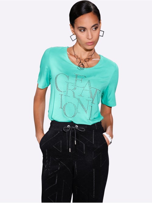 T shirt col rond manches courtes viscose ecovero et pierres brillantes - Taille standard - Helline - Kiabi T shirt col rond manches courtes viscose ecovero et pierres brillantes - Taille standard - Helline - Kiabi
