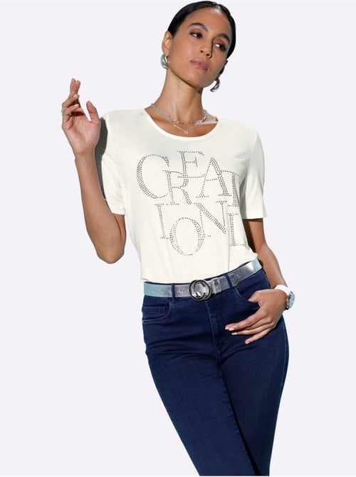T shirt col rond manches courtes viscose ecovero et pierres brillantes - Taille standard - Helline - Kiabi T shirt col rond manches courtes viscose ecovero et pierres brillantes - Taille standard - Helline - Kiabi