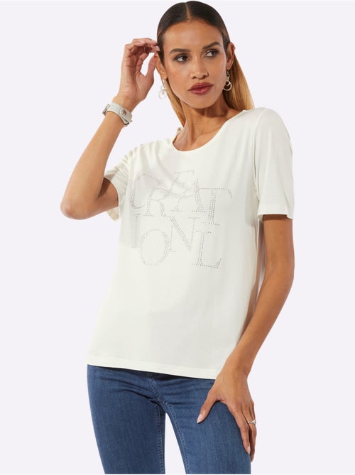 T shirt col rond manches courtes viscose ecovero et pierres brillantes - Taille standard - Helline - Kiabi T shirt col rond manches courtes viscose ecovero et pierres brillantes - Taille standard - Helline - Kiabi