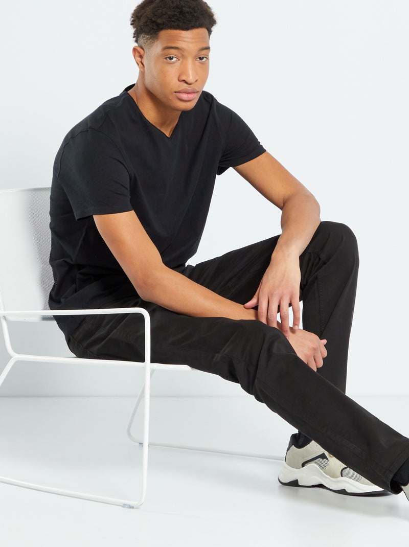 T-shirt col V +1m90 noir - Kiabi