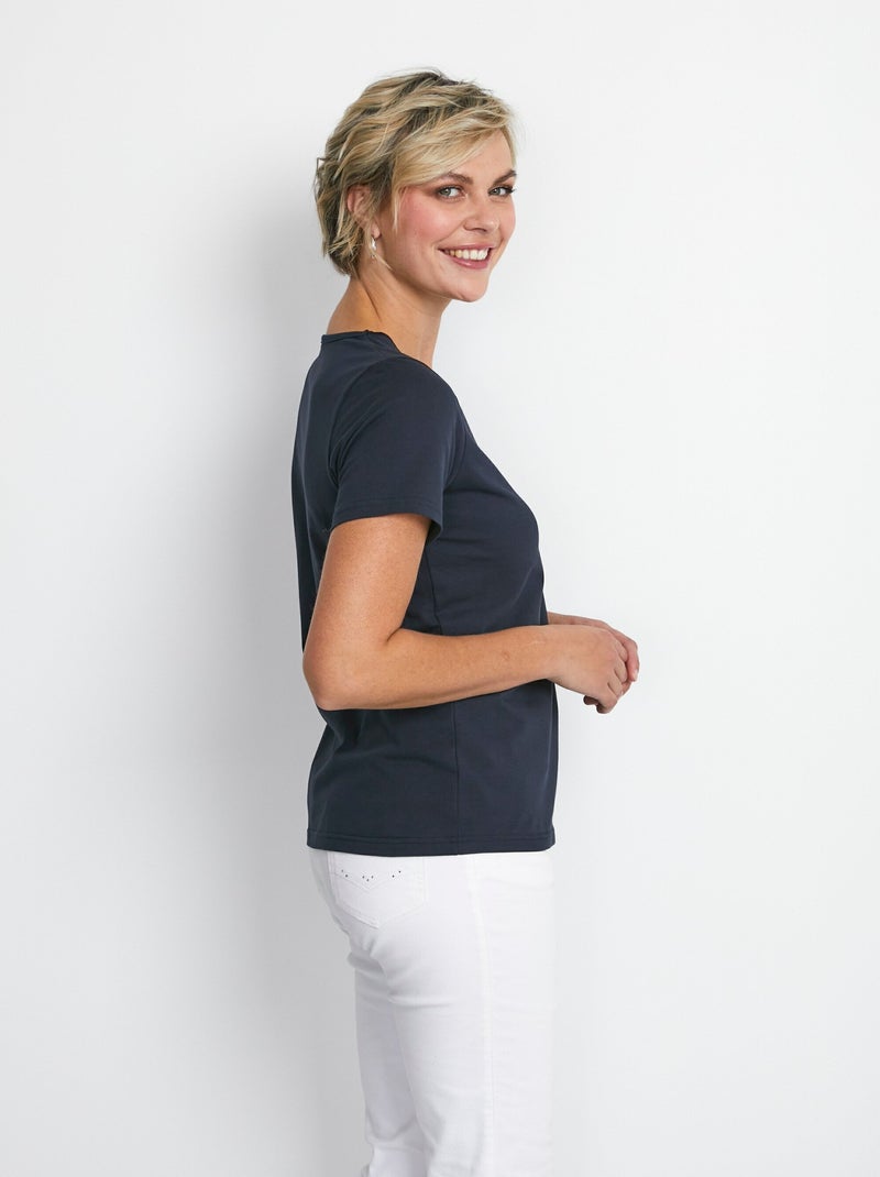 T-shirt col V ajouré brodé Bleu marine - Kiabi