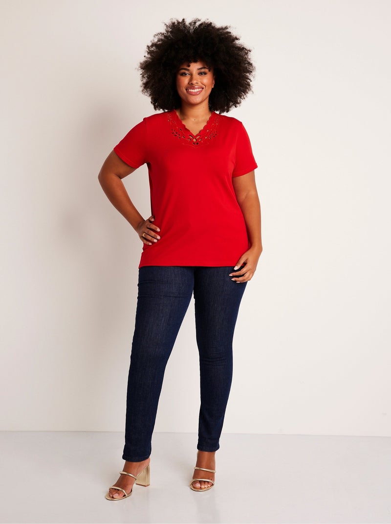 T-shirt col V ajouré brodé Rouge - Kiabi