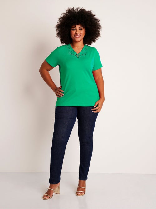 T-shirt col V ajouré brodé - Kiabi