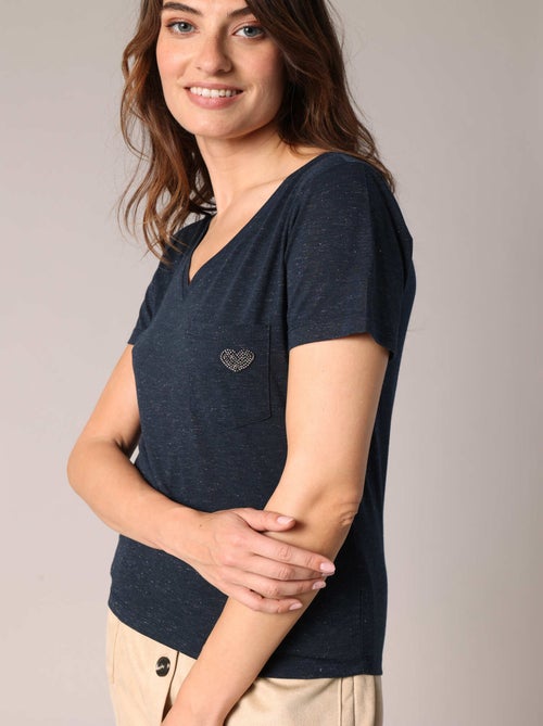 T-shirt col V avec cœur brodé 'Deeluxe' - Kiabi