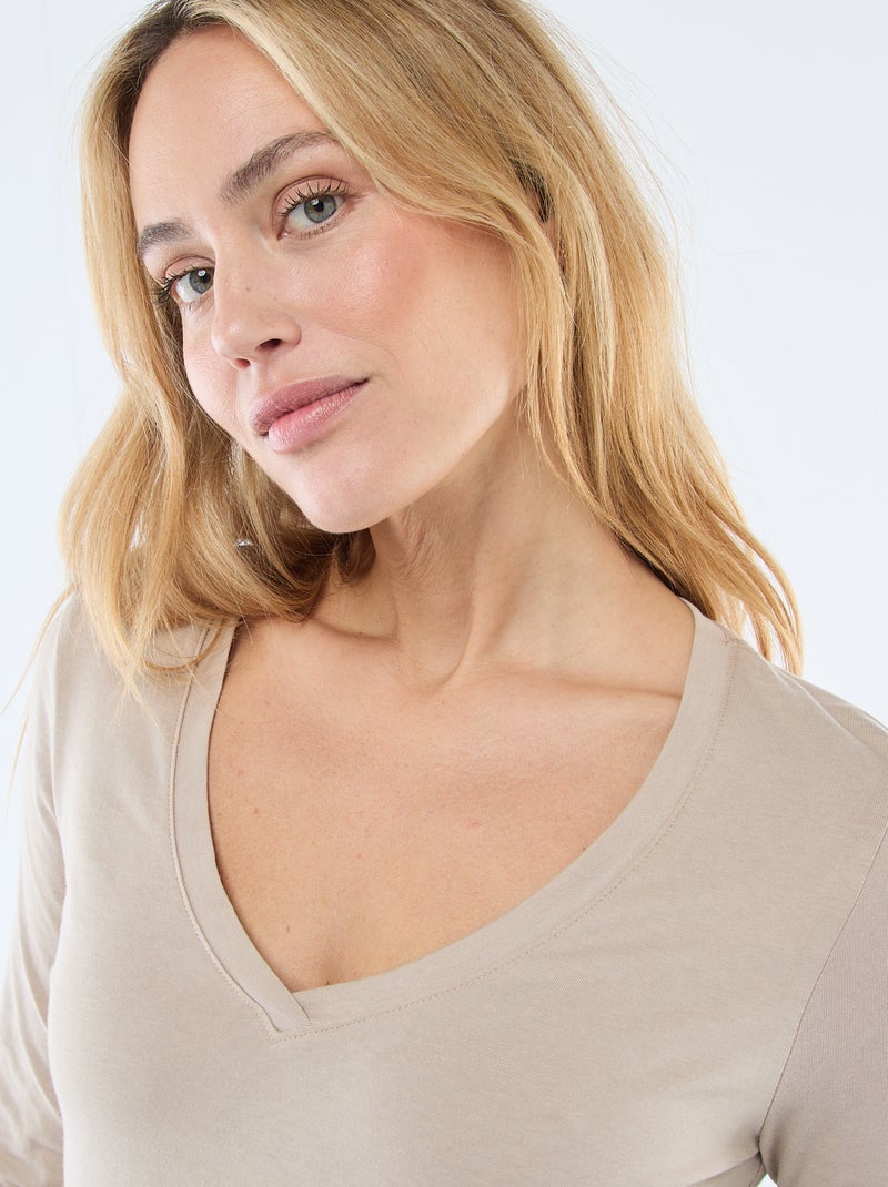 T-shirt col V Beige - Kiabi