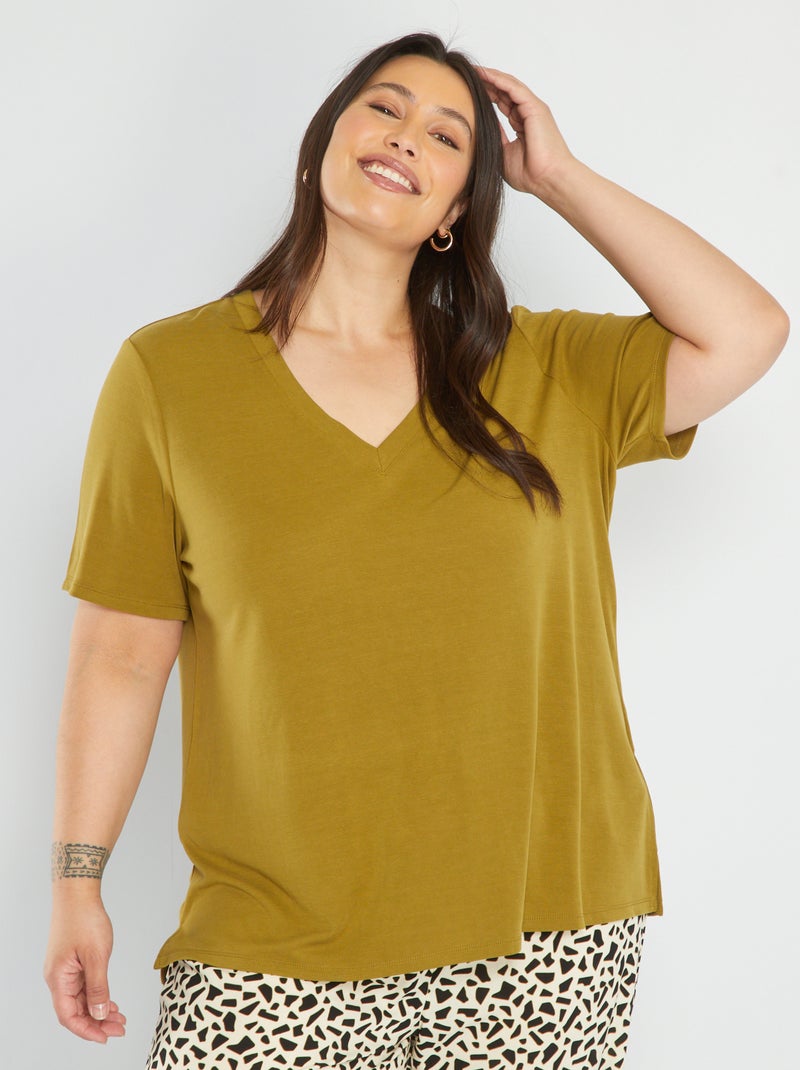 T-shirt col V en matière douce Vert - Kiabi