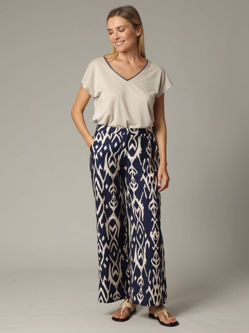 T-shirt col V légèrement loose en tissu irisé avec liseré contrasté sur l'encolure 'Deeluxe' - Kiabi