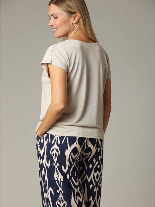 T-shirt col V légèrement loose en tissu irisé avec liseré contrasté sur l'encolure 'Deeluxe' - Kiabi