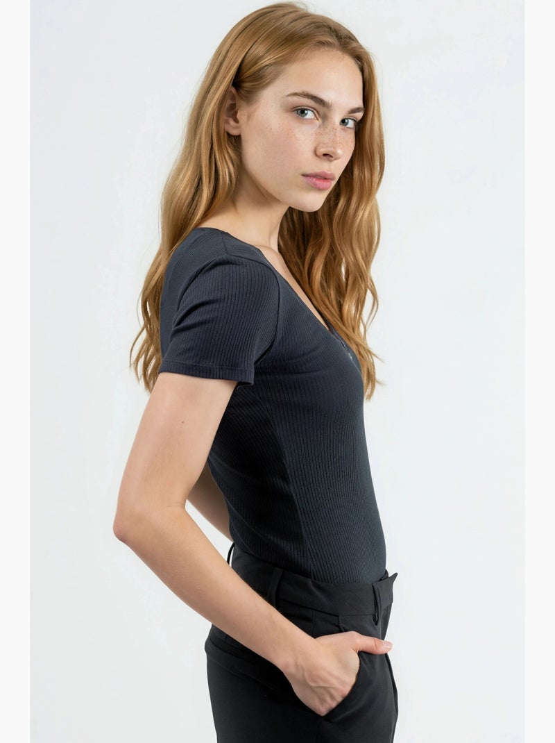 T-shirt col v manches courtes détail dentelle busem Noir - Kiabi
