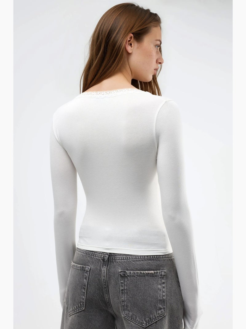 T-shirt col v manches longues détail dentelle busem Blanc - Kiabi