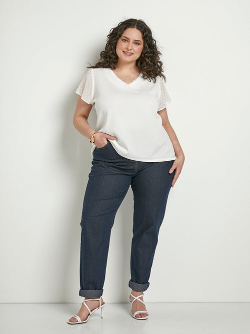 T-shirt col V plumetis manches courtes - Kiabi