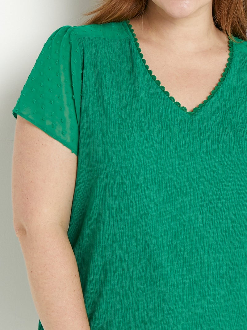 T-shirt col V plumetis manches courtes Vert - Kiabi