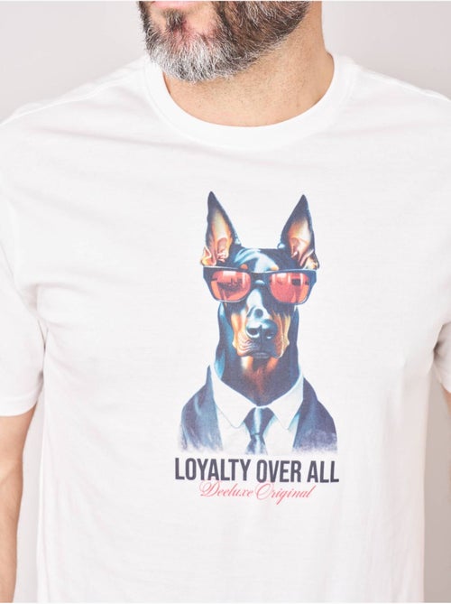 T-shirt confort homme en 100% coton imprimé chien lunettes 'deeluxe' - Kiabi T-shirt confort homme en 100% coton imprimé chien lunettes 'deeluxe' - Kiabi