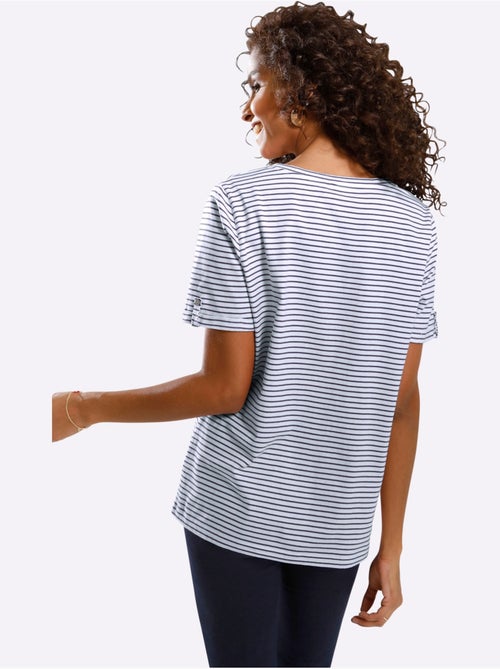 T-shirt confortable à rayures avec col rond et petit V - Taille standard - Moda Vilona - Kiabi T-shirt confortable à rayures avec col rond et petit V - Taille standard - Moda Vilona - Kiabi