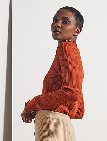 T-shirt côtelé à liseré doré - Kiabi