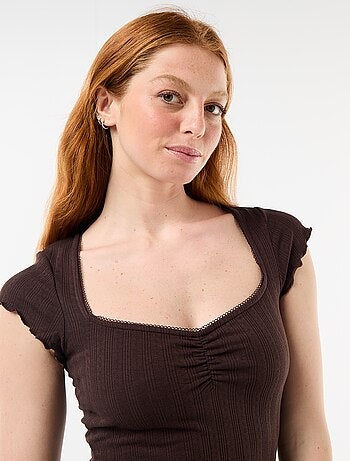 T-shirt côtelé à manches courtes avec manches volantées