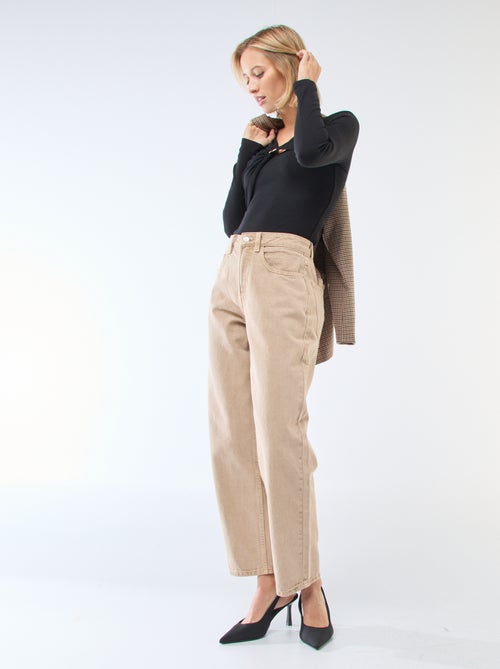 T-shirt côtelé avec bijoux fantaisie devant - Kiabi