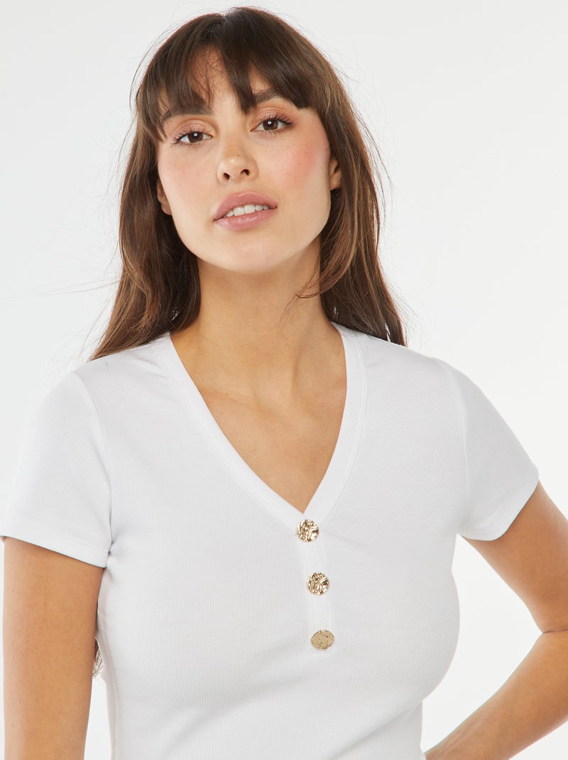 T-shirt côtelé avec boutons fantaisies Blanc - Kiabi