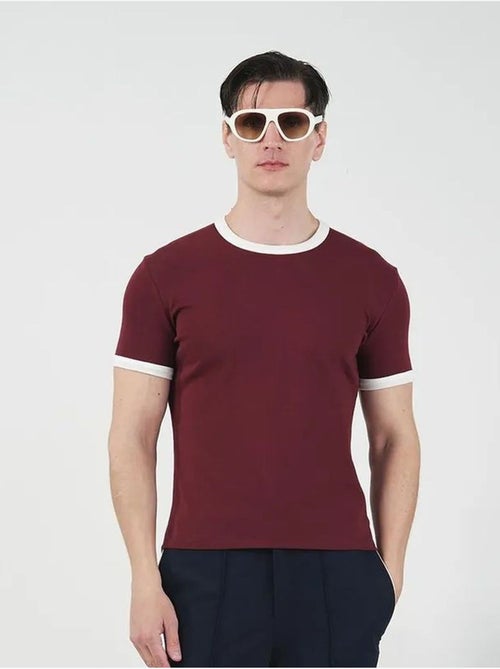 T-shirt coupe ajustée, col rond et bordure contrastée giesto - Kiabi T-shirt coupe ajustée, col rond et bordure contrastée giesto - Kiabi