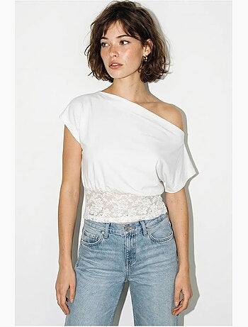 T-shirt court asymétrique dentelle manches courtes lucci