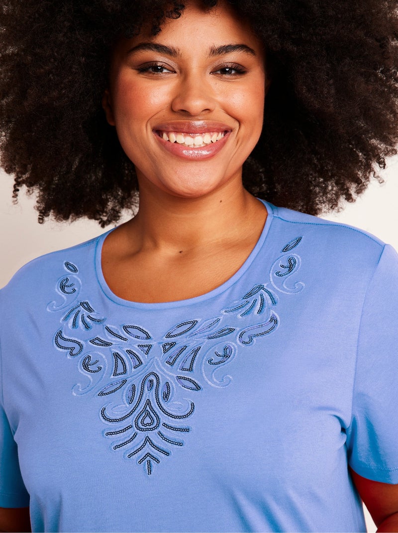 T-shirt court brodé manches courtes Bleu - Kiabi